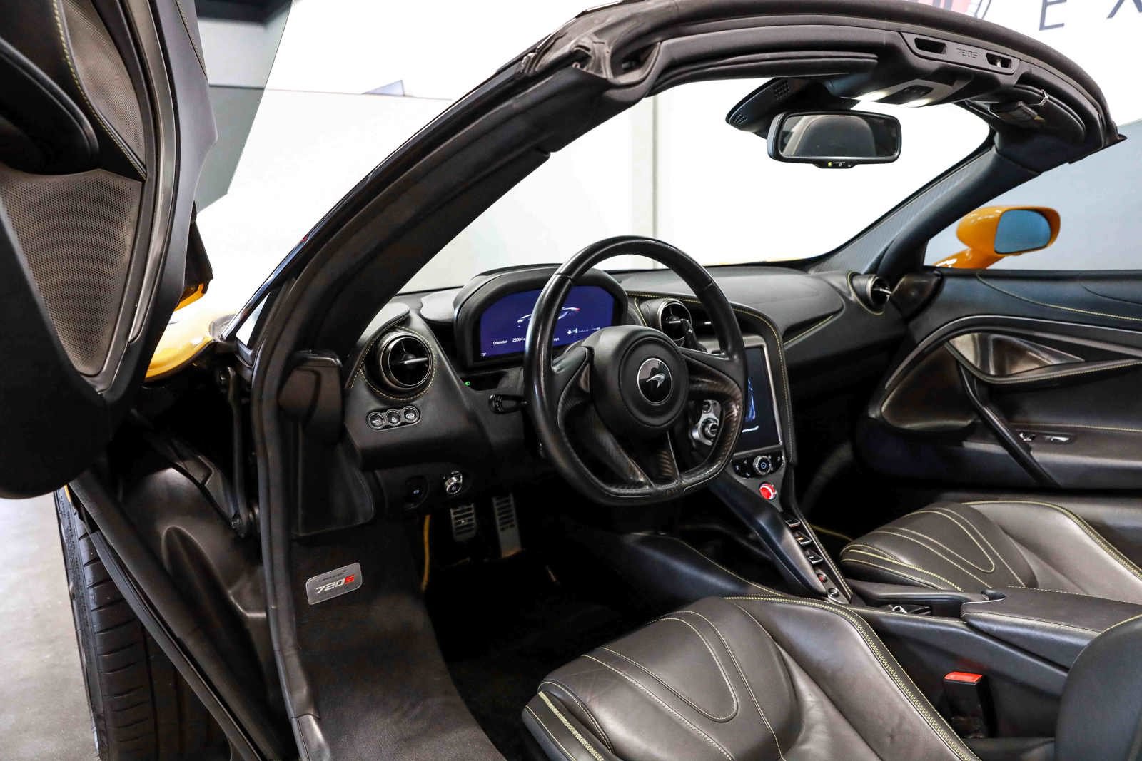 Used 2022 McLaren 720S Performance RWD image 34
