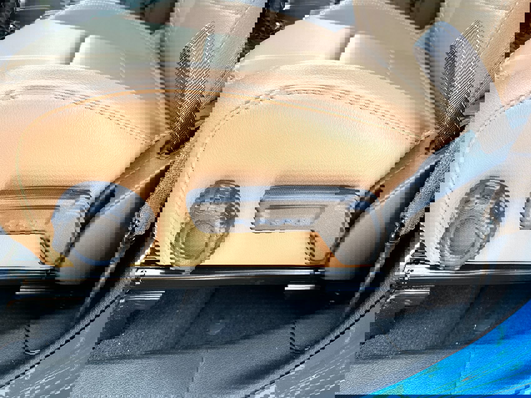 New 2023 Jeep Wrangler Sahara w/ Cold Weather Group image 12