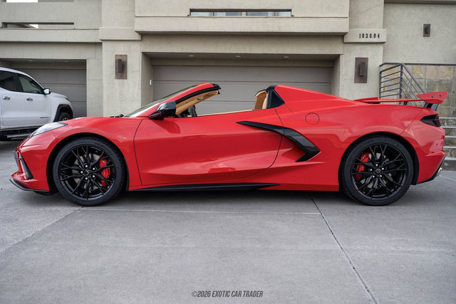 Used 2023 Chevrolet Corvette Stingray Premium Conv w/ Z51 Performance Package RWD image 3