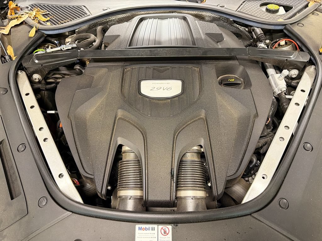 Certified 2021 Porsche Panamera image 32