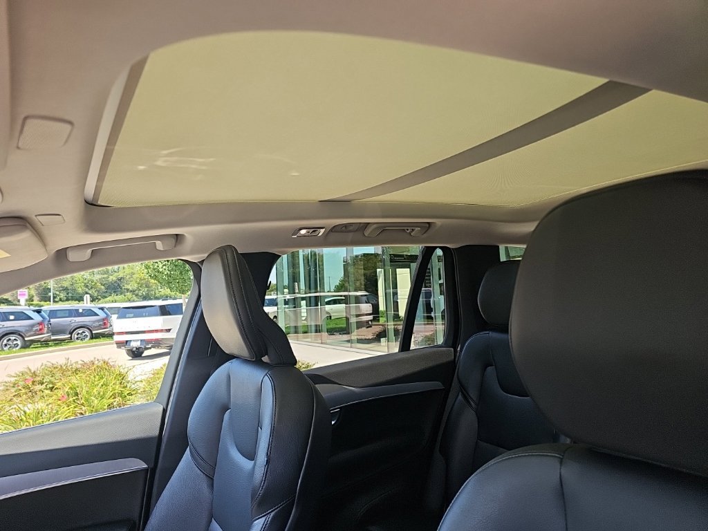 Used 2022 Volvo XC90 T5 Momentum AWD/4WD image 28