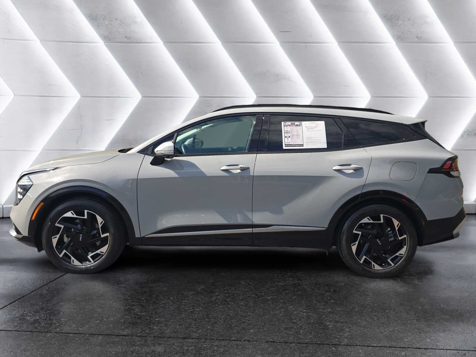 Used 2023 Kia Sportage SX FWD image 2