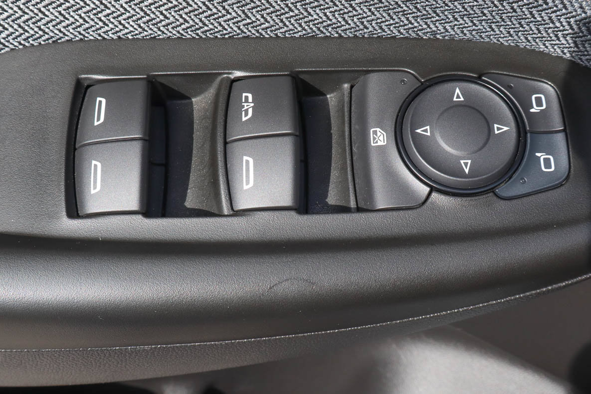 Used 2025 Chevrolet TrailBlazer LT FWD image 14