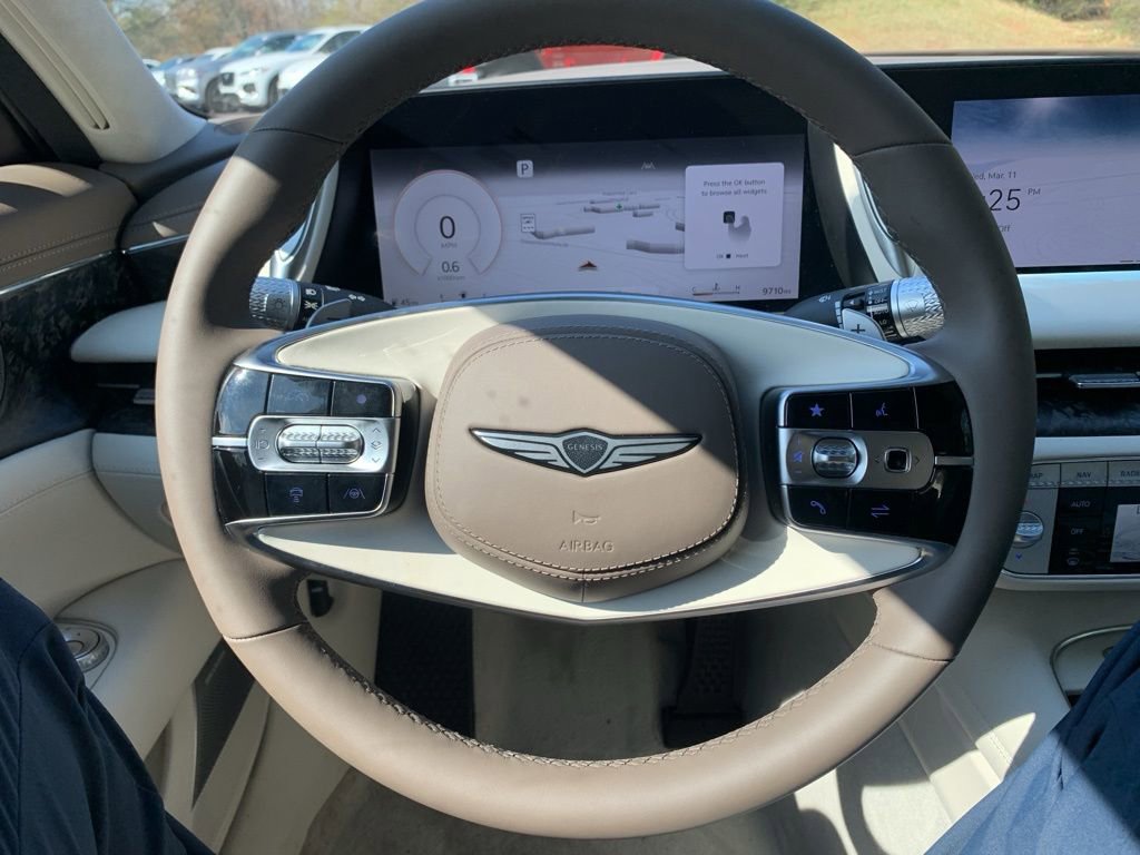 Used 2025 Genesis G90 3.5T image 8