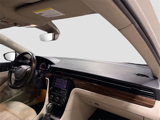 Used 2020 Volkswagen Passat 2.0T SEL image 34