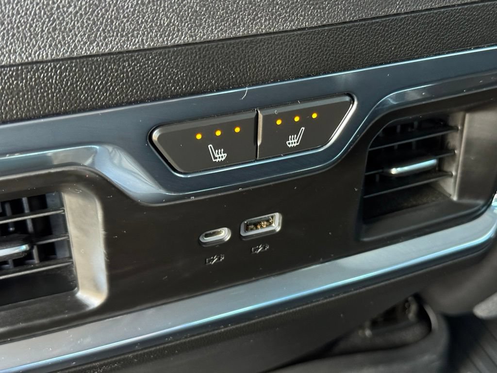 Used 2023 Chevrolet Silverado 1500 LTZ AWD/4WD image 23
