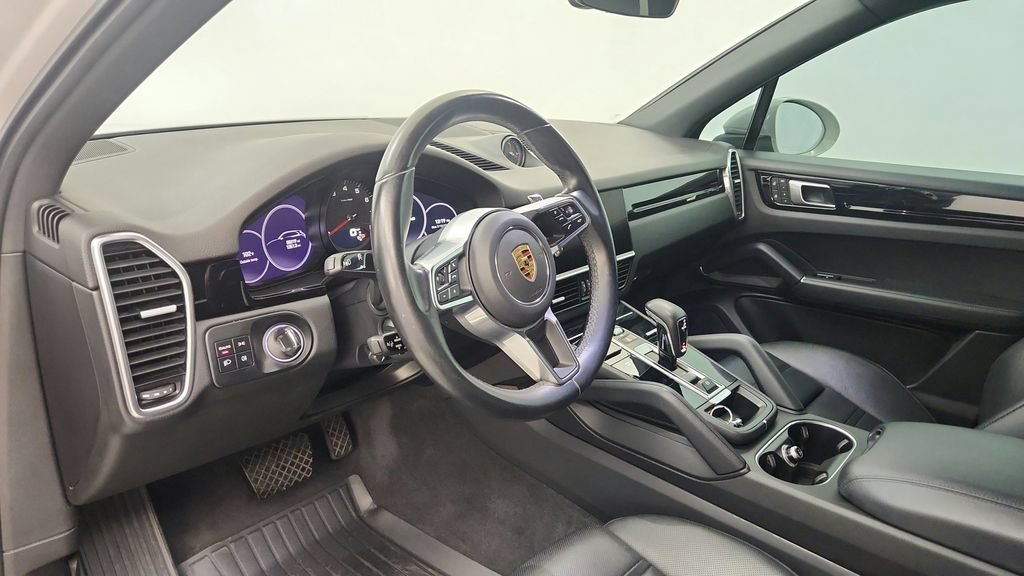 Used 2022 Porsche Cayenne Platinum Edition AWD/4WD image 33
