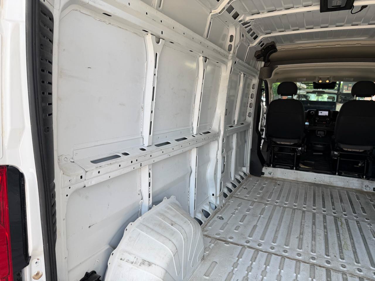 Used 2025 RAM ProMaster 2500 w/ Convenience Group FWD image 24