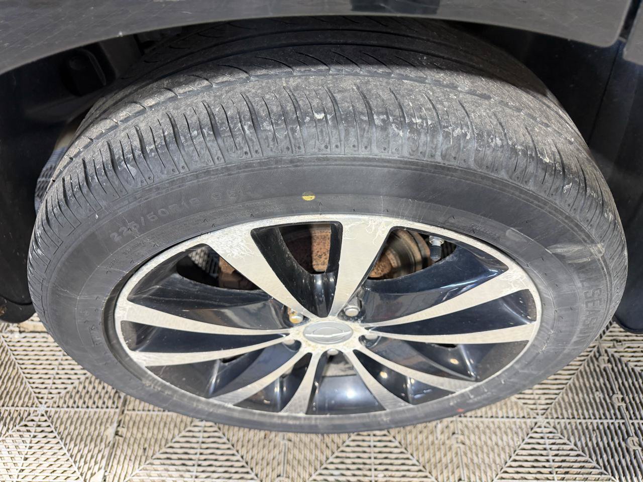 Used 2012 Chrysler 200 S FWD image 18