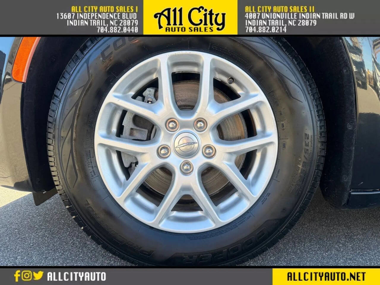 Used 2020 Chrysler Voyager Lxi FWD image 39