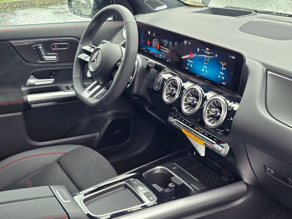 New 2026 Mercedes-Benz GLA 35 AMG 4MATIC image 28