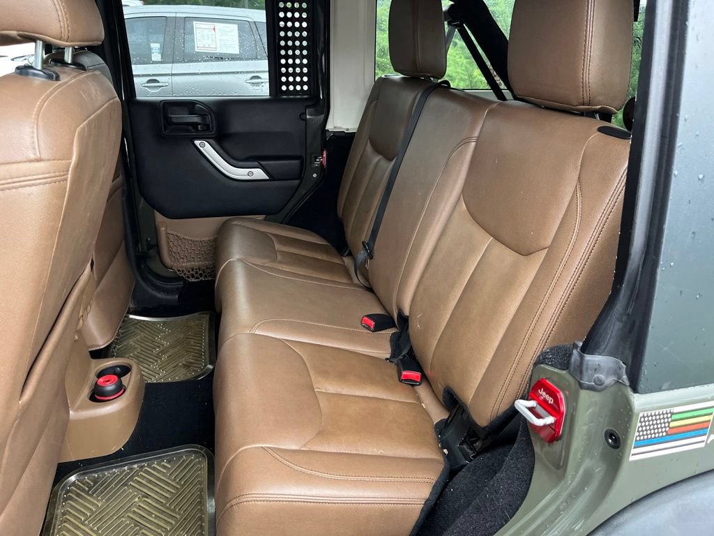 Used 2015 Jeep Wrangler Unlimited Rubicon AWD/4WD image 10