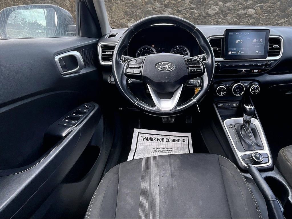 Used 2022 Hyundai Venue SEL image 4