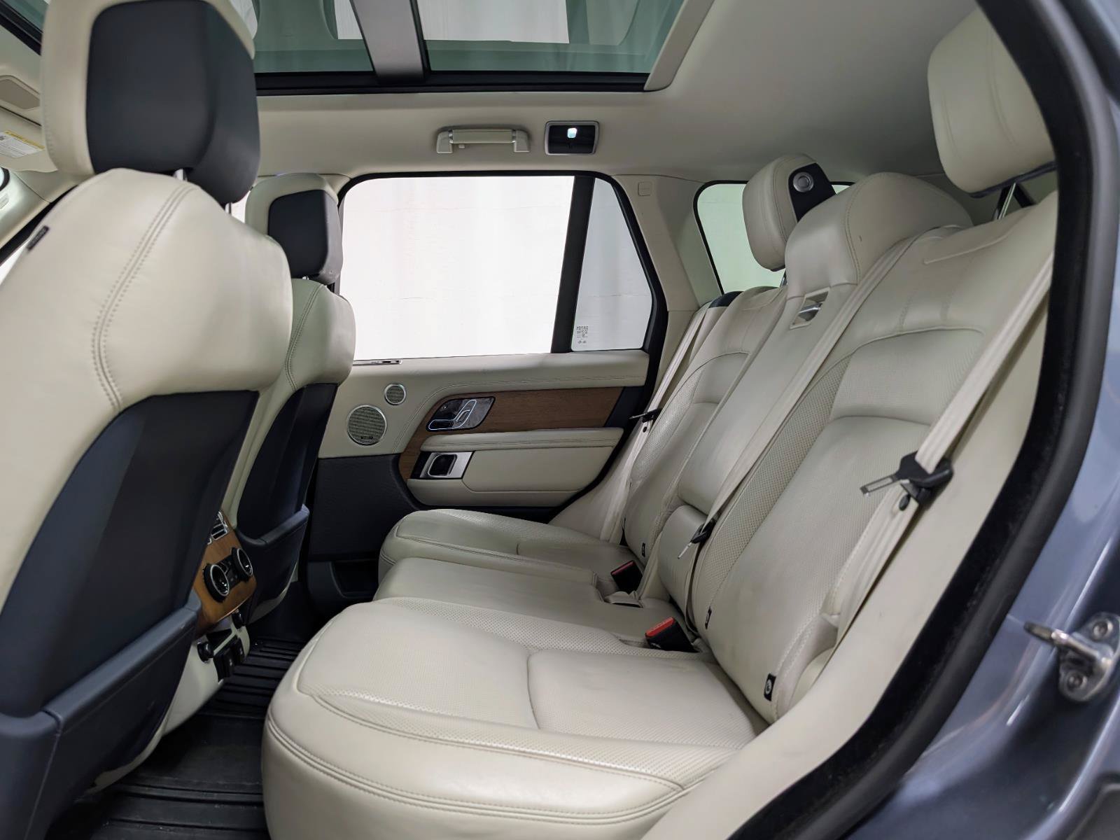Used 2020 Land Rover Range Rover HSE AWD/4WD image 16