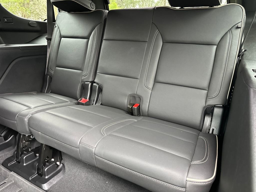 Used 2023 GMC Yukon SLT w/ SLT Luxury Package image 31