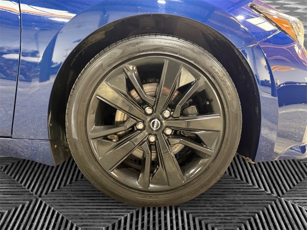 Used 2023 Nissan Maxima SL image 12