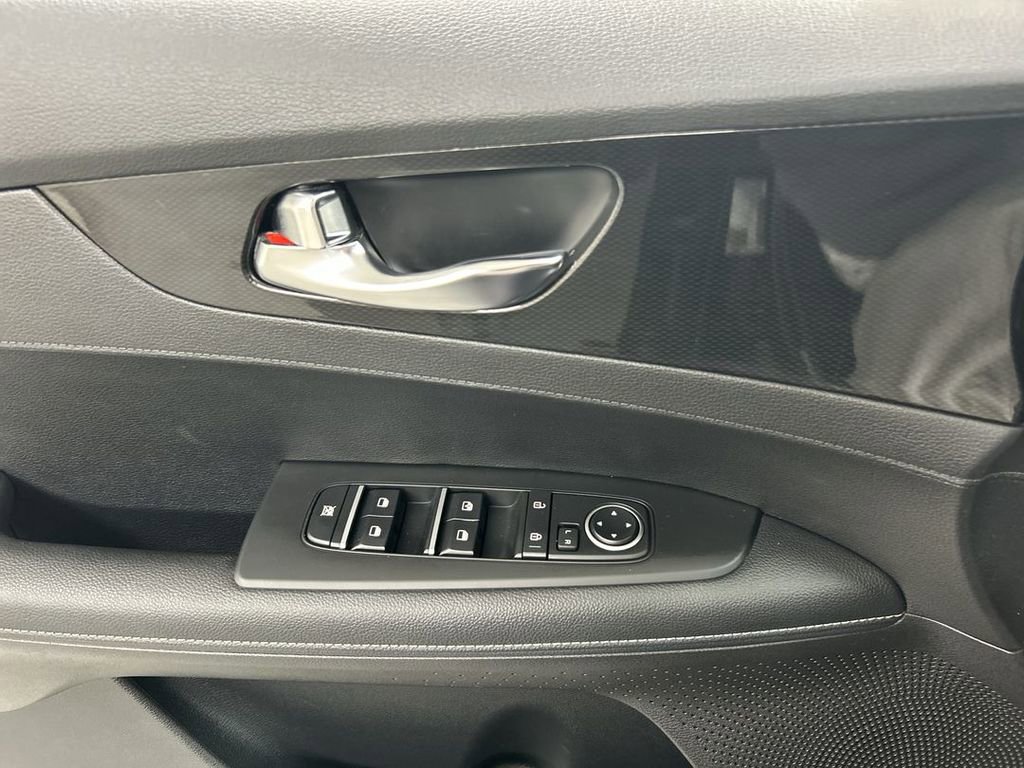 Used 2022 Kia Forte GT-Line w/ GT-Line Premium Package FWD image 11