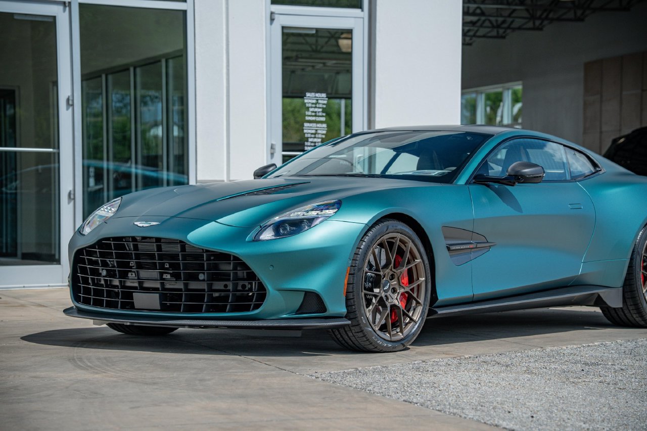 New 2026 Aston Martin Vanquish RWD image 9