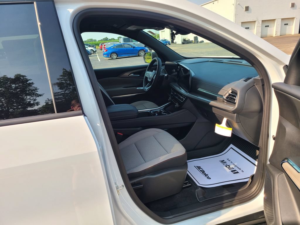 New 2026 Chevrolet Traverse LT w/ Midnight/Sport Edition AWD/4WD image 12