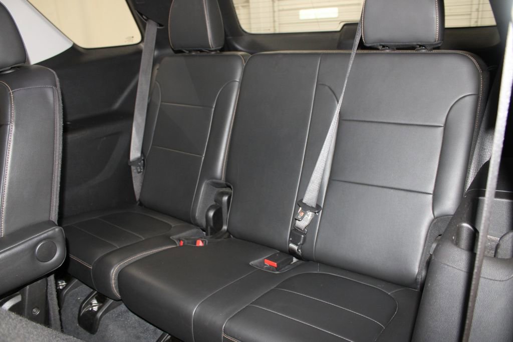 Used 2021 Chevrolet Traverse RS image 30