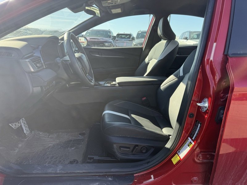 Used 2025 Toyota Camry SE w/ Convenience Package image 10