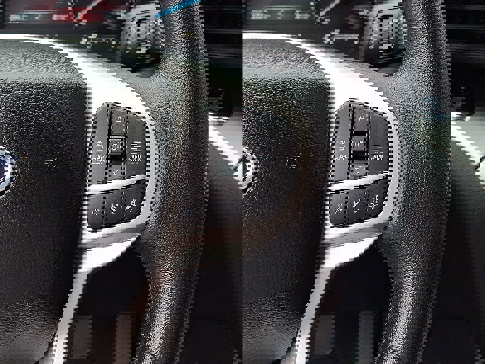 Used 2022 Ford Explorer XLT image 22