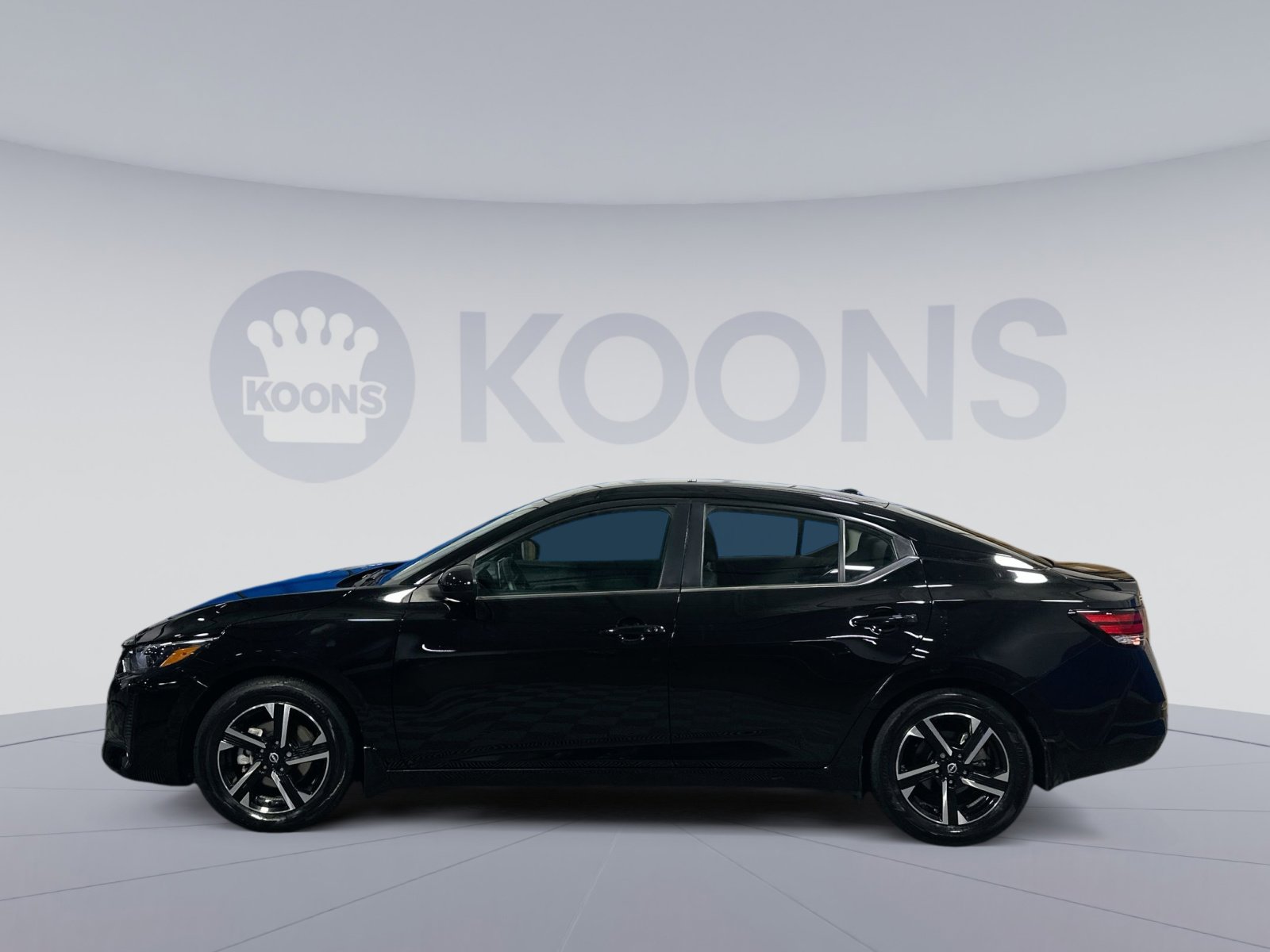 Used 2024 Nissan Sentra SV image 2
