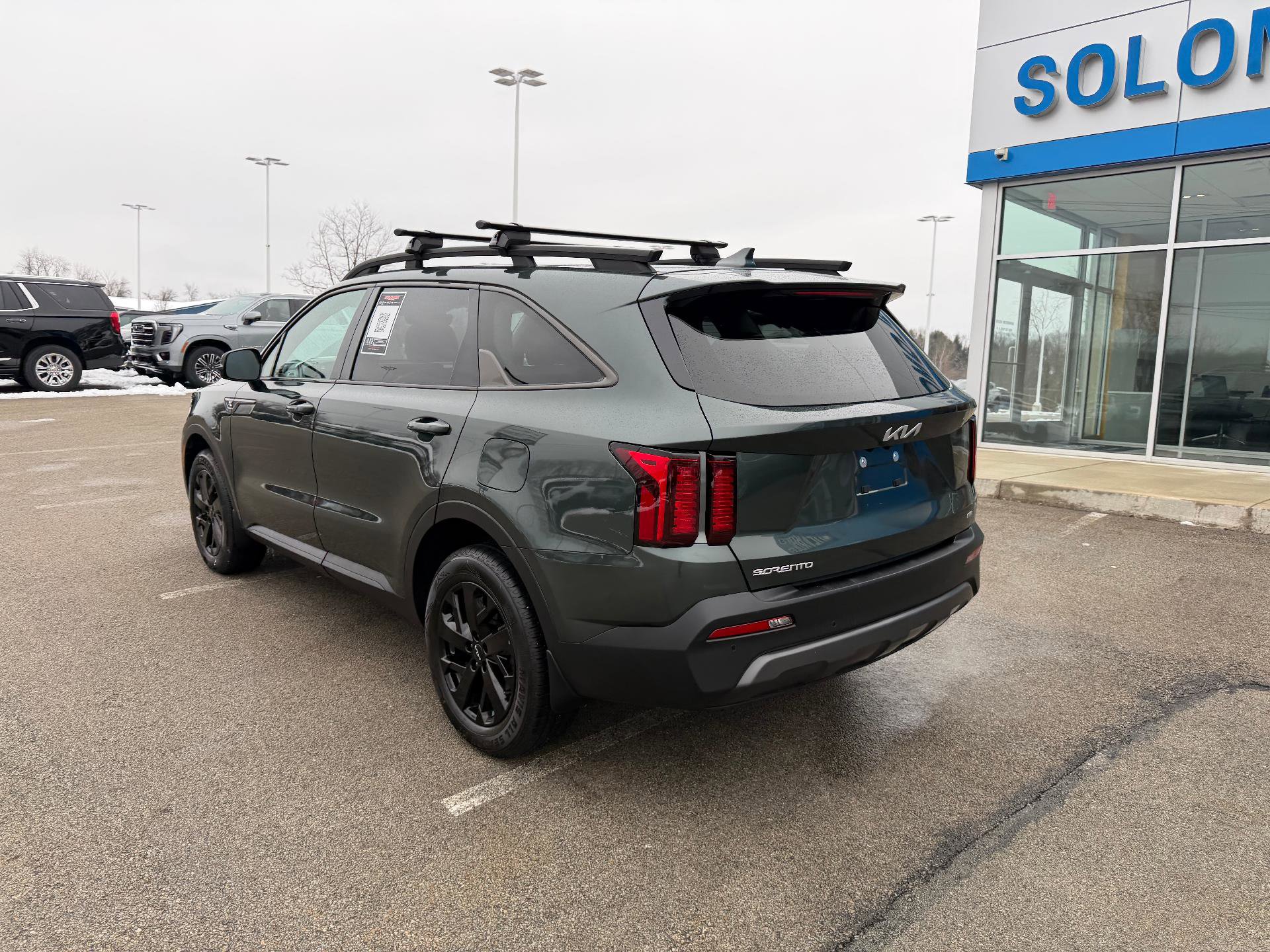 Used 2023 Kia Sorento S w/ Panoramic Sunroof Package image 3