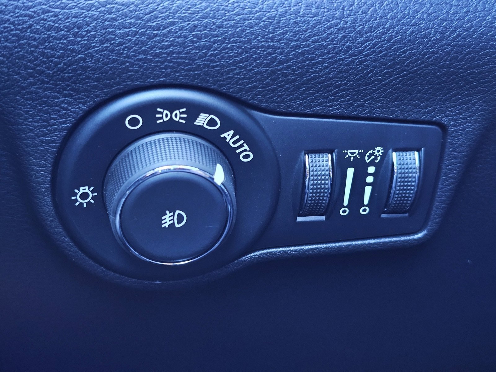 New 2026 Jeep Compass Latitude image 18