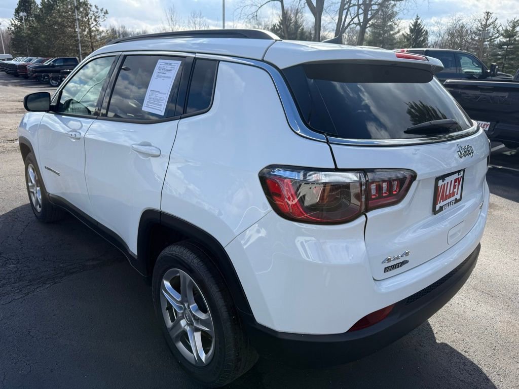 Used 2023 Jeep Compass Latitude w/ Convenience Group image 5