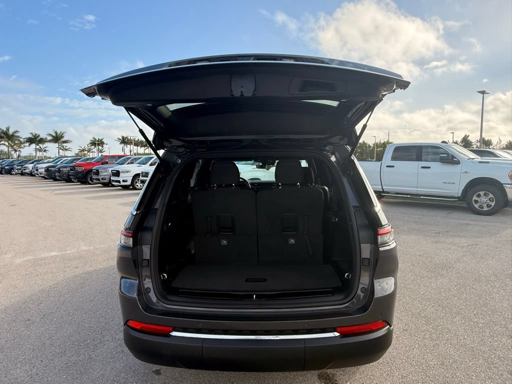 New 2026 Jeep Grand Cherokee L Laredo AWD/4WD image 36