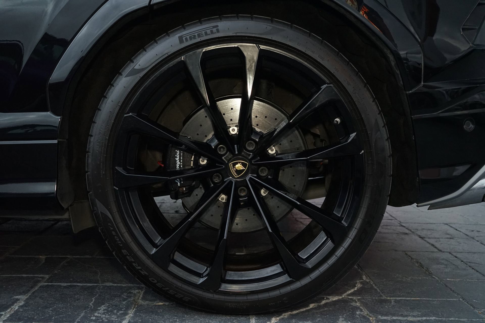 Used 2019 Lamborghini Urus image 38