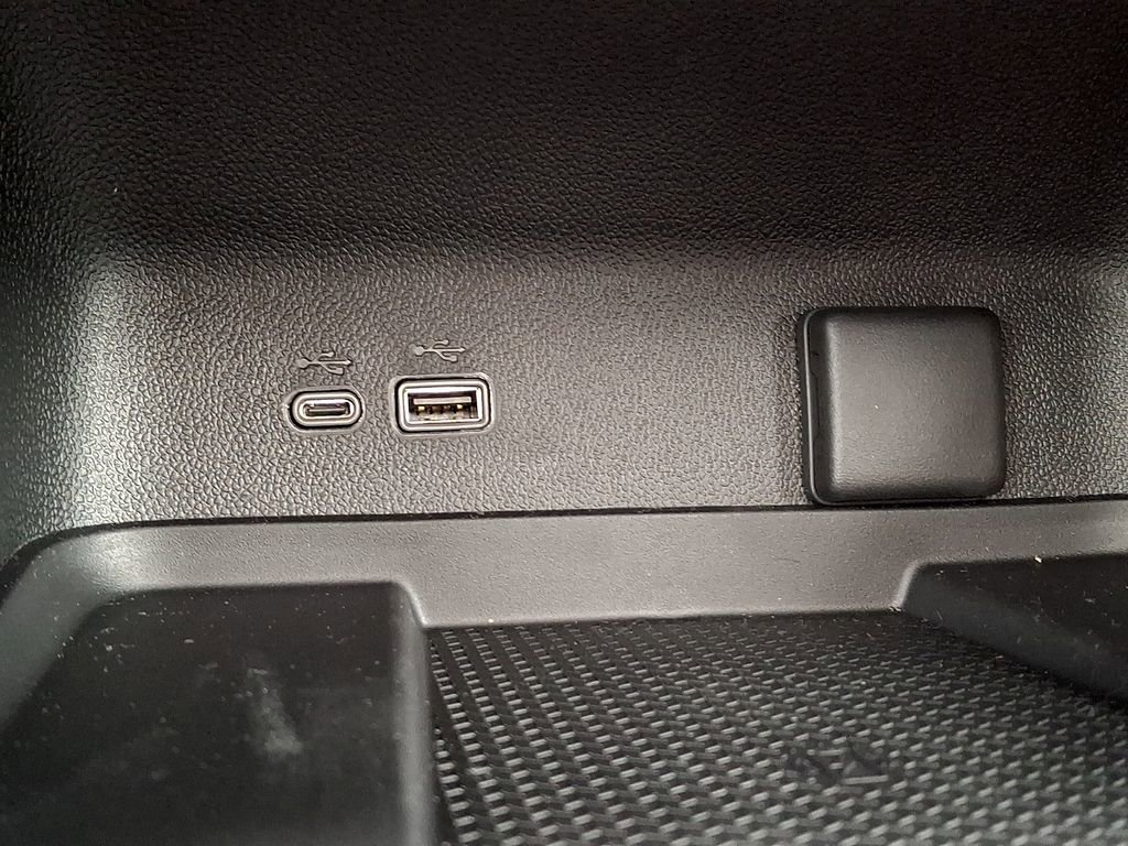 New 2026 Chevrolet Traverse LT w/ Sun and Wheel Package AWD/4WD image 17