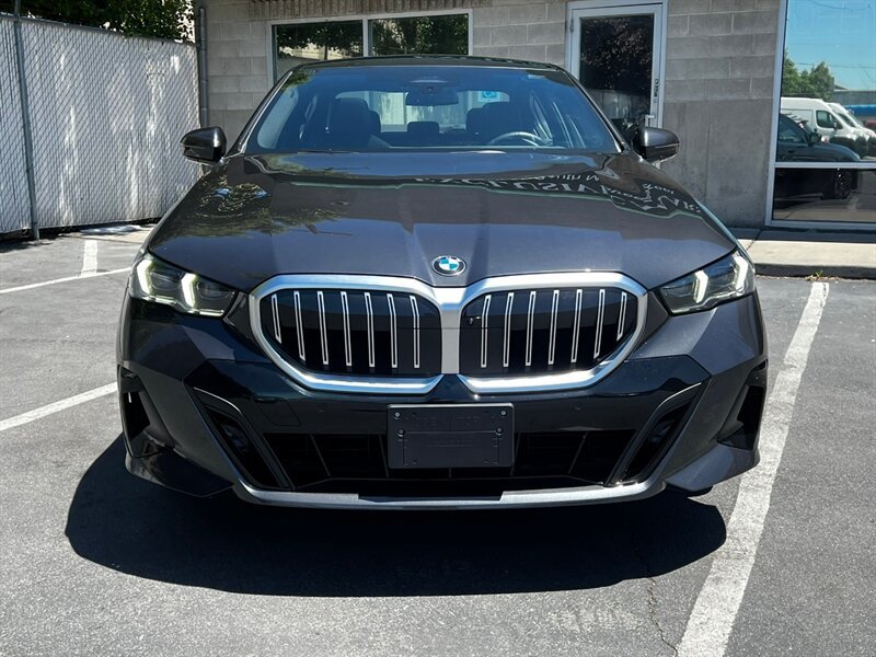 Used 2026 BMW 530i xDrive w/ M Sport Package AWD/4WD image 2