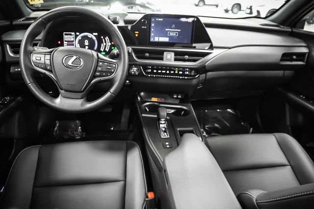 Certified 2025 Lexus UX 300h FWD w/ Accessory Package (Z2) image 19