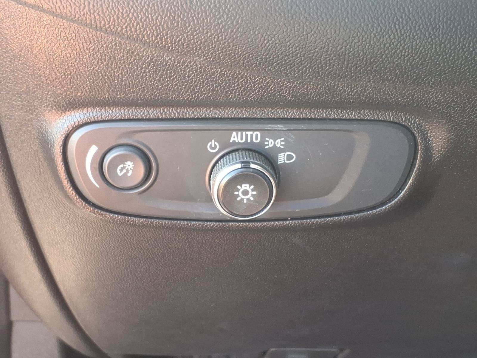 Used 2021 Chevrolet Equinox LT FWD image 19