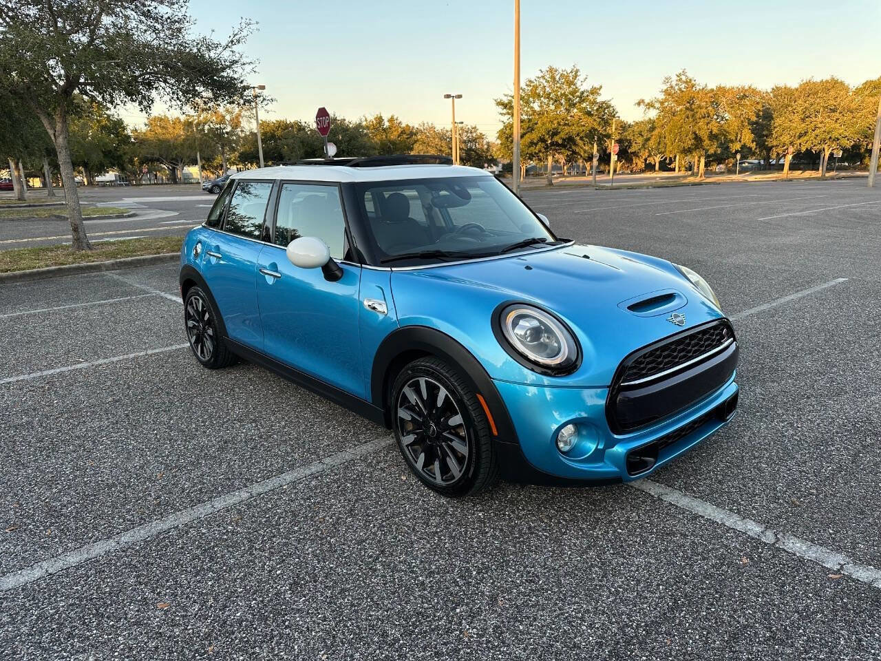 Used 2019 MINI Cooper S w/ Premium Package image 3