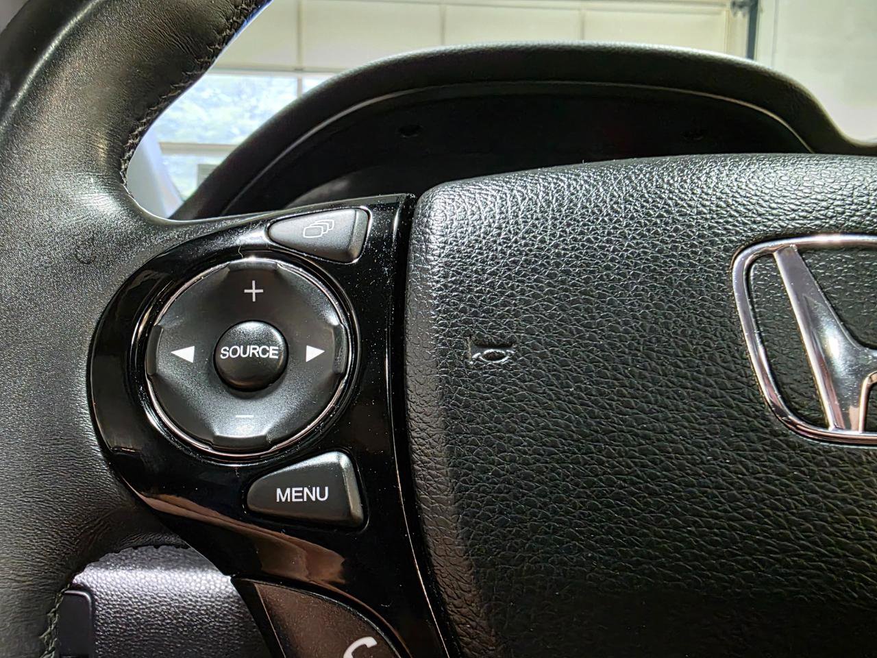 Used 2016 Honda Accord Touring image 31