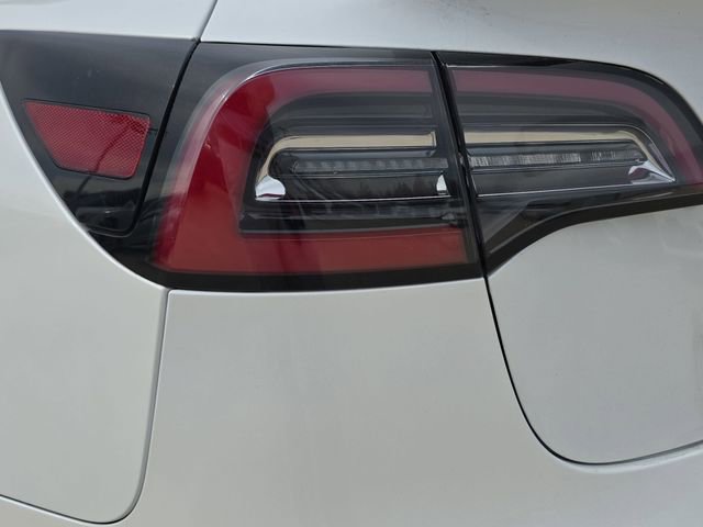 Used 2021 Tesla Model 3 Standard Range Plus image 38
