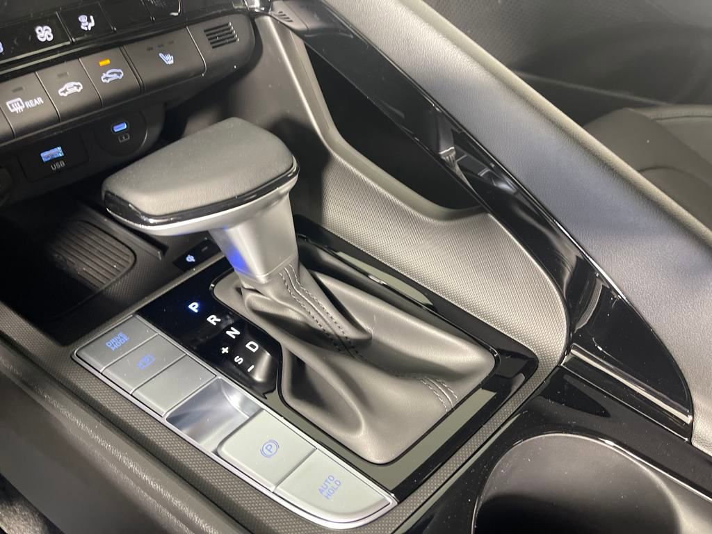 New 2025 Hyundai Elantra Limited image 19
