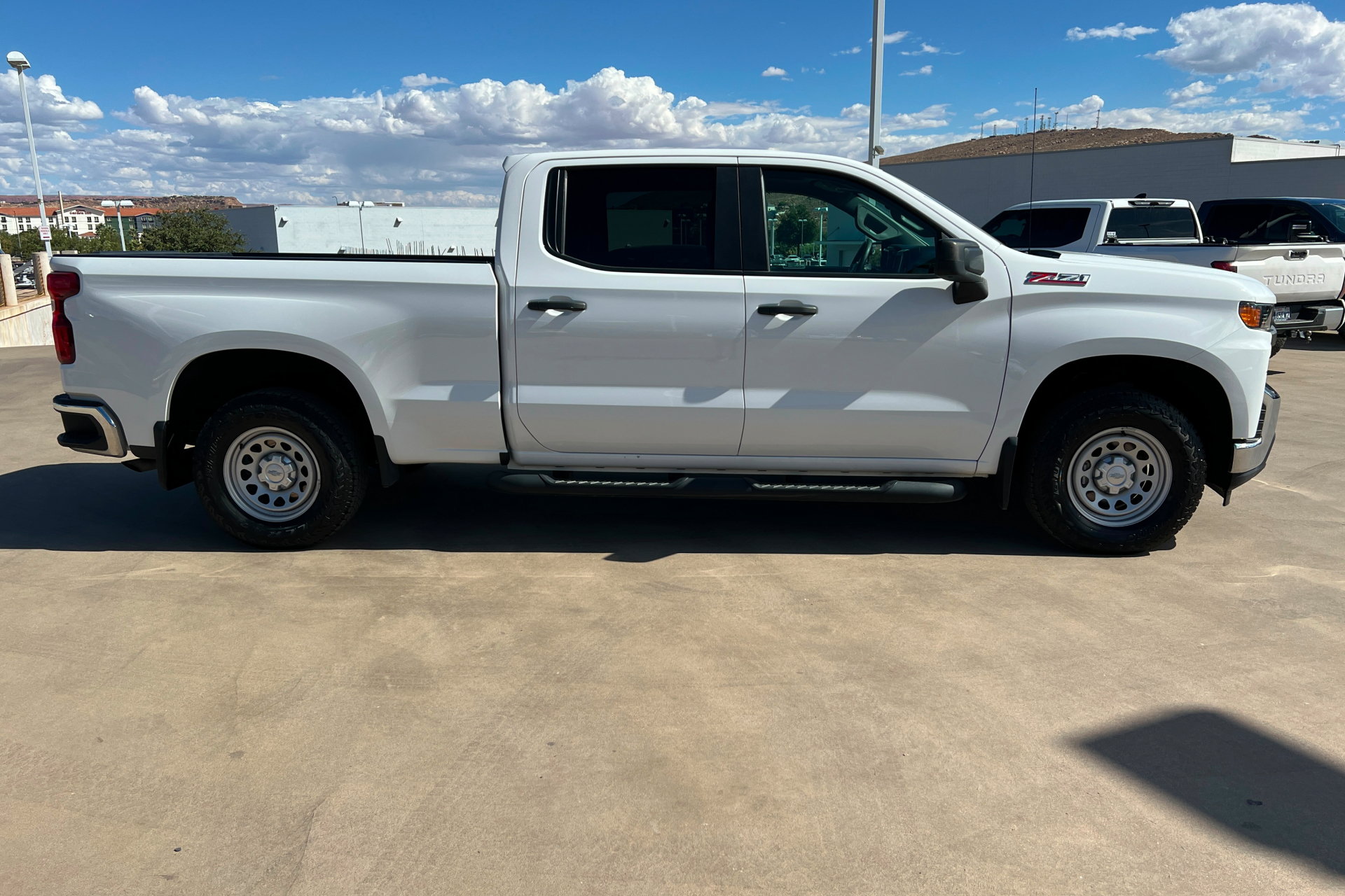 Used 2022 Chevrolet Silverado 1500 W/T w/ Z71 Off-Road Package AWD/4WD image 6
