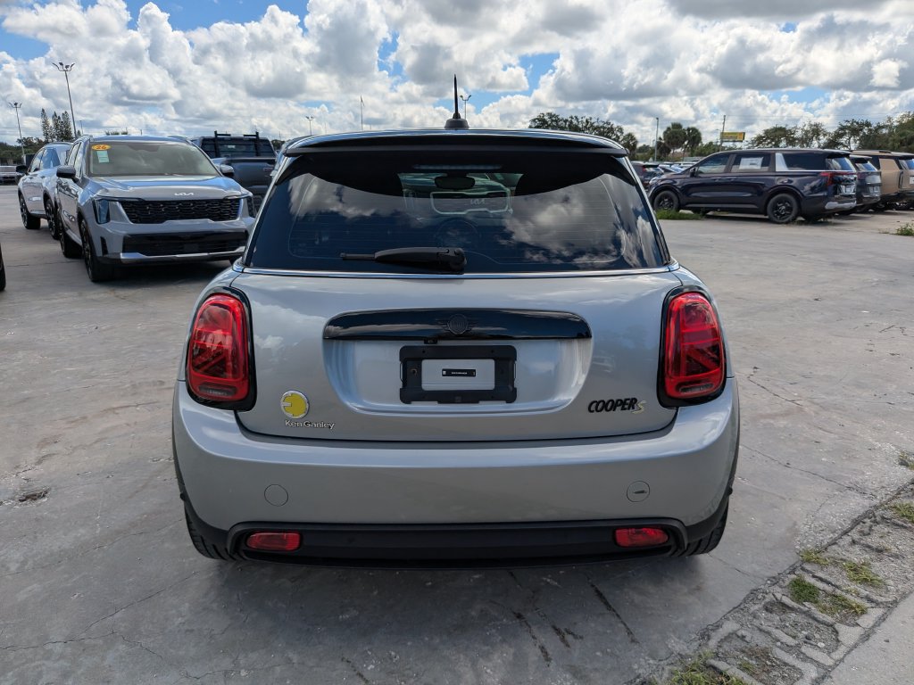 Used 2024 MINI Cooper SE FWD image 7