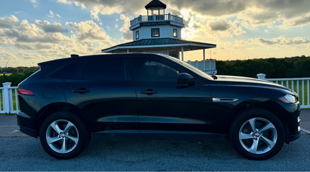 Used 2017 Jaguar F-PACE Premium AWD/4WD image 4