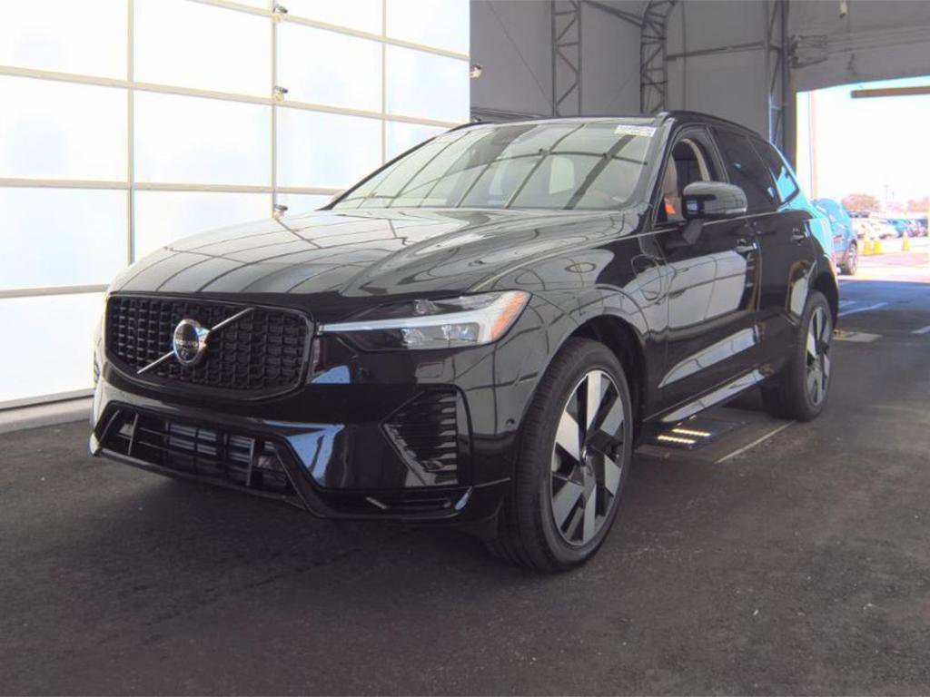 Used 2025 Volvo XC60 T8 Plus w/ Protection Package Premier