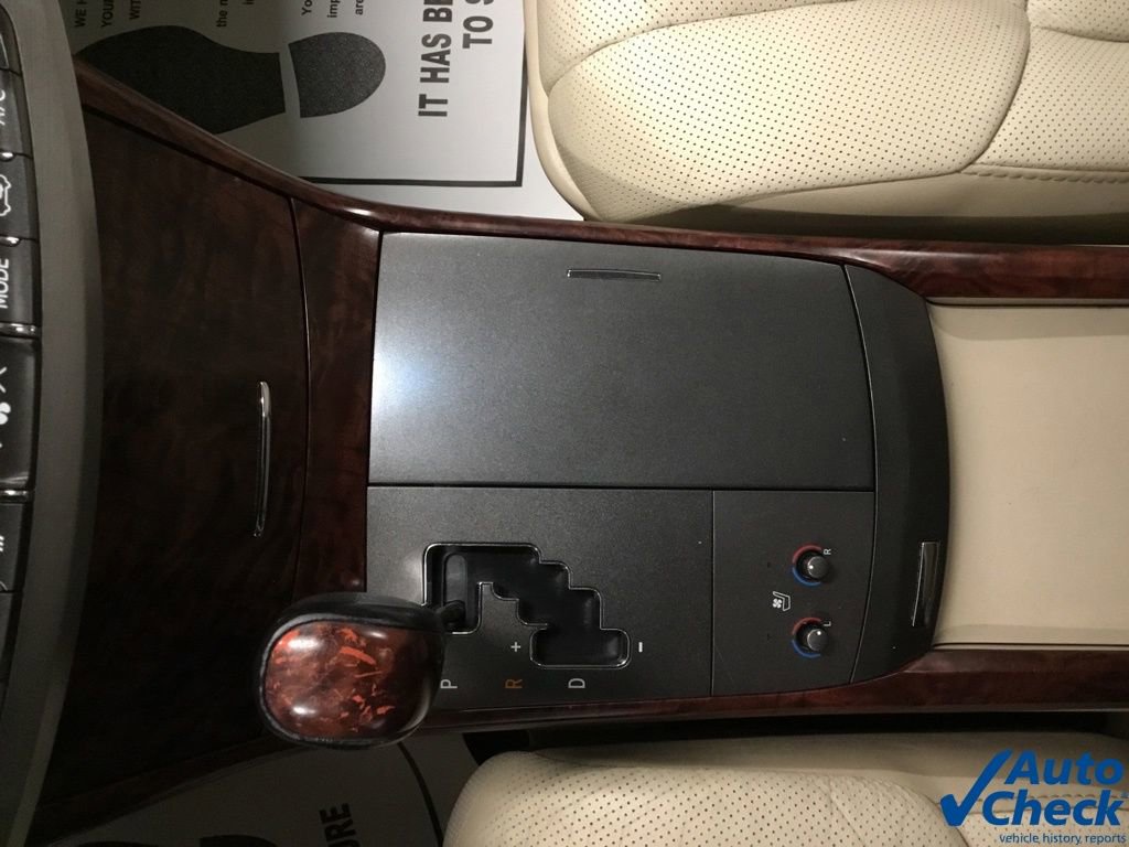 Used 2011 Toyota Avalon Limited FWD image 50