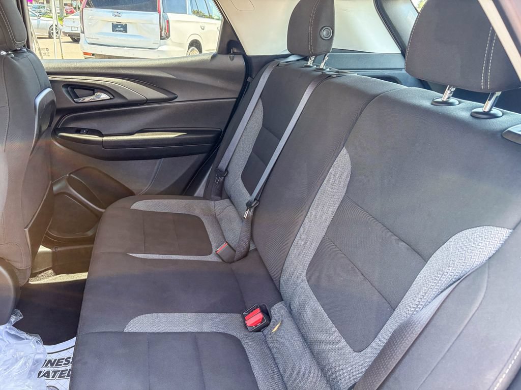 Used 2023 Chevrolet TrailBlazer LS FWD image 36