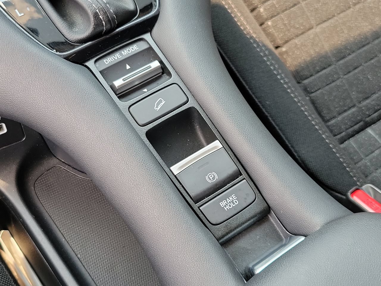 Used 2023 Honda HR-V LX image 26
