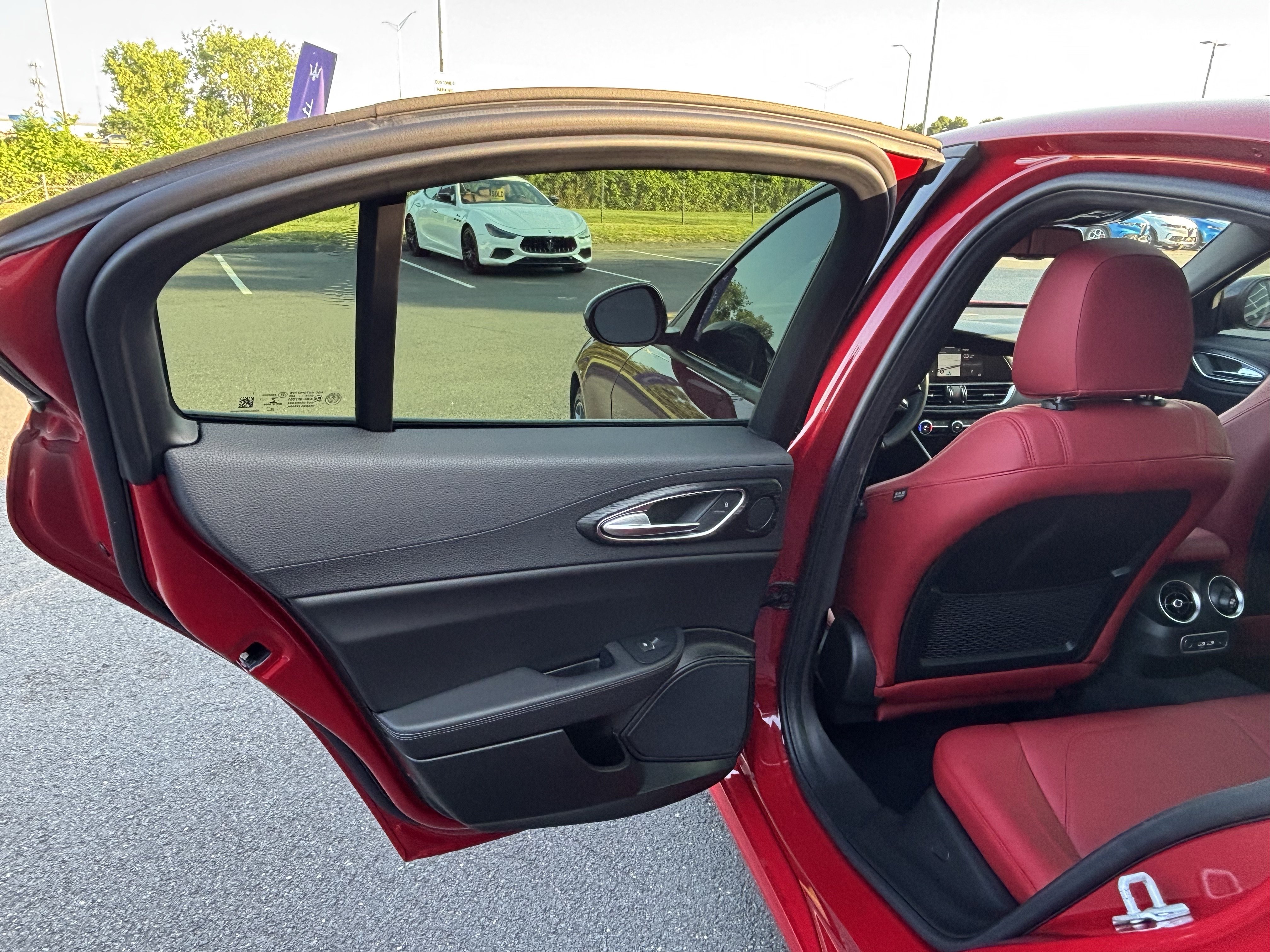 Certified 2024 Alfa Romeo Giulia Sprint RWD image 38