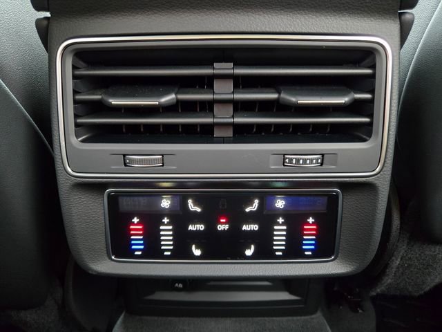 Used 2023 Audi Q8 Prestige AWD/4WD image 36