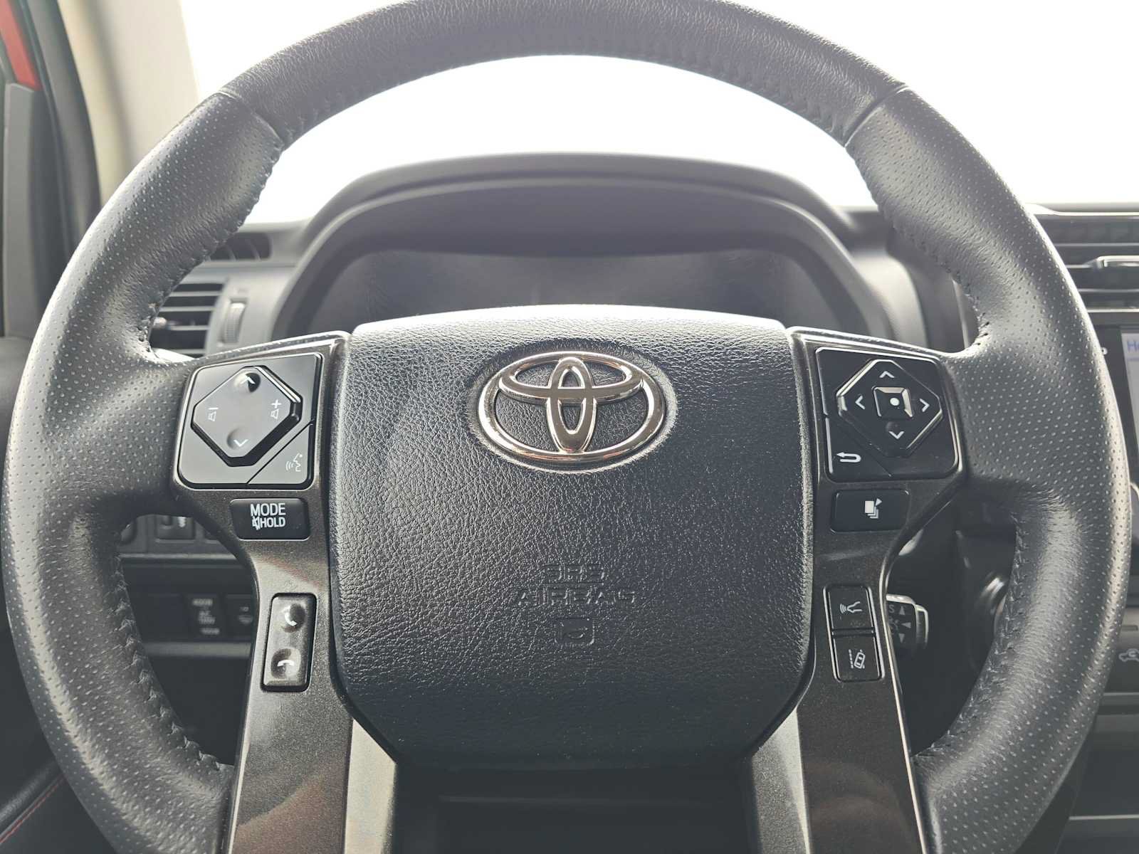 Used 2022 Toyota 4Runner TRD Off-Road Premium AWD/4WD image 29